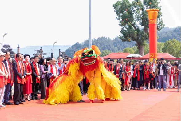  上金谷首届“亲老游”开游仪式隆重举行