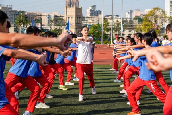 奥运健儿进校园，青春梦想共启航——2024年中国国家队公益服务大行动重庆站成功举办