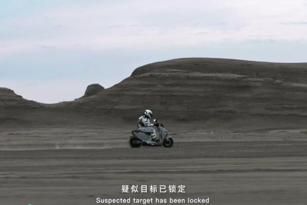 全网热议！雅迪冠能星舰S80预热大片上映，未来科技感拉满