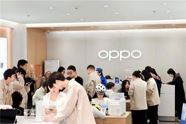 掀起抢购热潮！OPPO Find X8系列4199元起开售，门店人气飙升