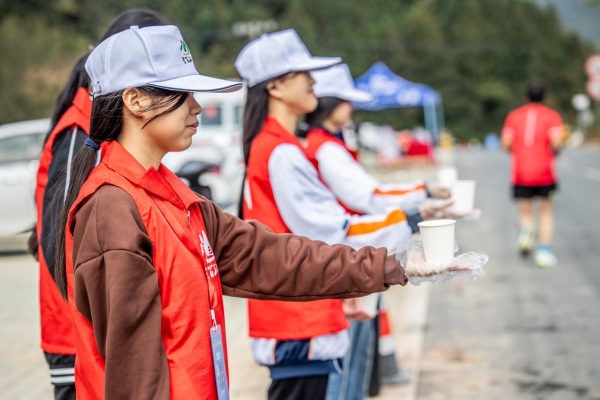  东江源头·翡翠安远 | 东江源·三百山2024安远马拉松赛鸣枪开跑！