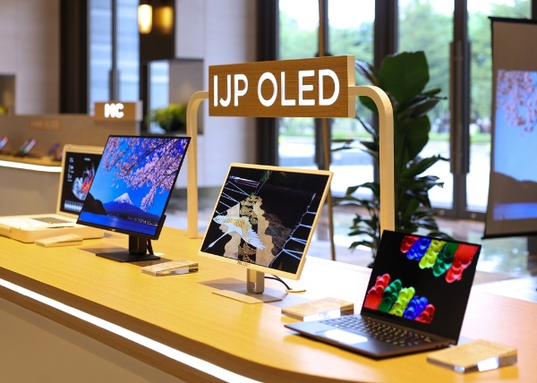 DTC2024 TCL华星宣布量产印刷OLED专显屏并发布全新技术品牌APEX