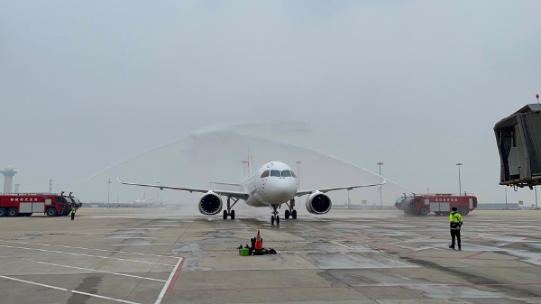  东航C919执飞“上海—武汉”空中快线