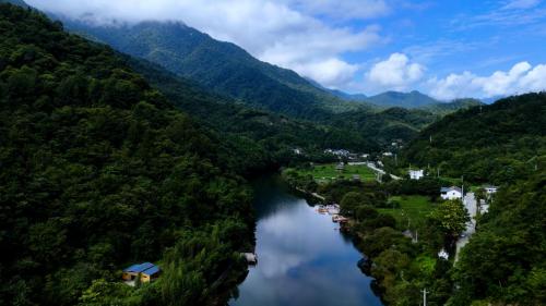  陇山十九泉依托好水资源，擦亮康县山水经济“新名片”