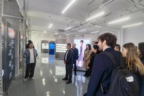 企业龙岗行 展示龙岗眼镜产业新风采