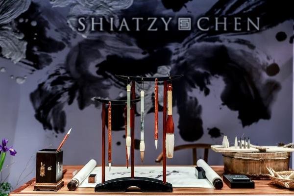 夏姿陈 SHIATZY CHEN2025春夏「點 䨝」新品预览