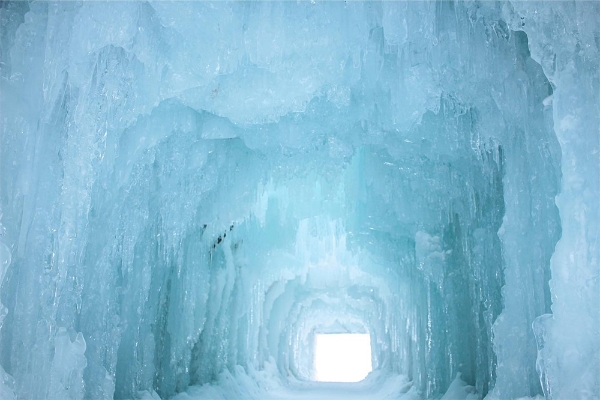 冬日东北之约：冰雪与艺术的奇幻之旅