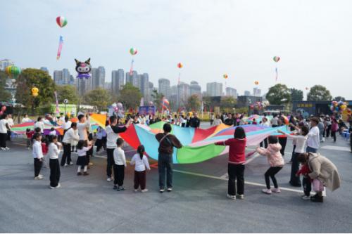 漳州龙江岁月园区盛大开幕，城市乐跑、音乐会、无人机秀带来浪漫体验