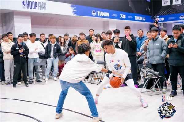  Wilson与NBA Hoop Park达成战略合作：以篮球之名，开启“场景化零售”新纪元