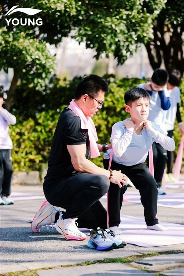 「奔跑同行」见证成长，李宁YOUNG锡马亲子早餐跑圆满落幕