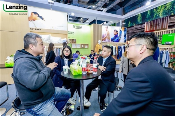 绿色科技，价值共生！兰精携高附加值产品创新方案亮相2025intertextile春夏面辅料展 