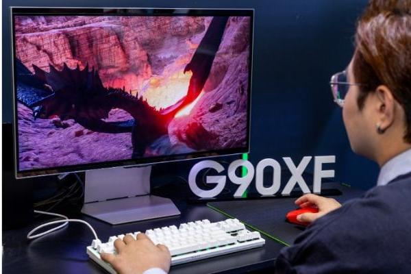 定义行业新高度：三星裸眼3D电竞显示器G90XF获2025AWE艾普兰创新奖 