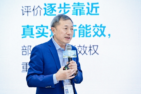  AI智启建筑新生！美的楼宇科技闪耀2025中国国际制冷展