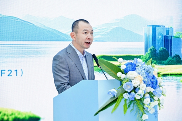  AI智启建筑新生！美的楼宇科技闪耀2025中国国际制冷展