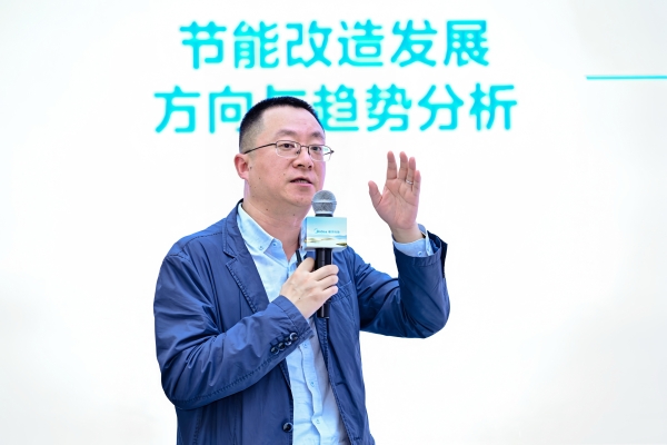  AI智启建筑新生！美的楼宇科技闪耀2025中国国际制冷展
