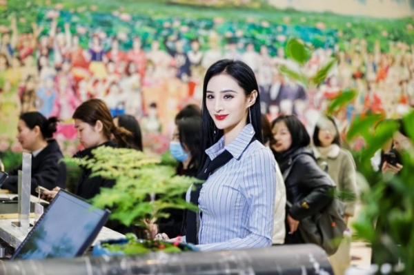 春游踏青季，登顶赢好礼！宇宙中心万家丽，福利满满等你来