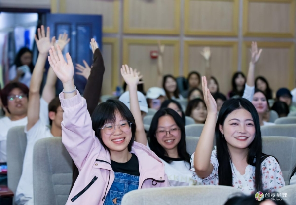 江城樱语遇竹海！毓婷双城对话，以爱续写青春健康的守护长卷
