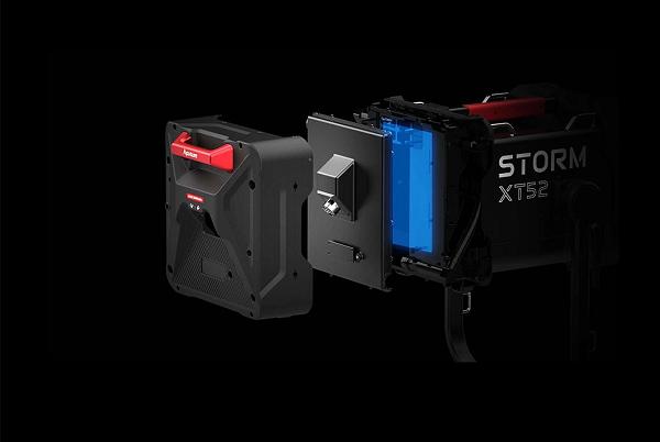 数字时代大功率LED灯标杆！爱图仕STORM XT52大功率LED灯耀世发布