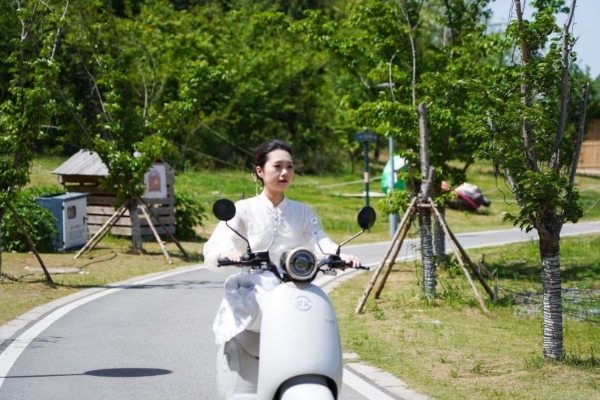 小刀电动车怎么样？以科技、美学重构时尚标杆，三登“Ray时尚”TOP榜