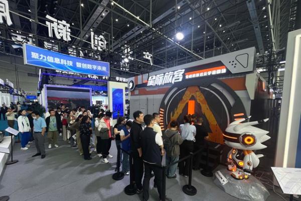 第三届安徽科交会闭幕，龙程VR「星际旅客」全感剧场引流体验热潮