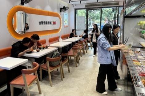 从3年直营店员到2家门店老板，被一碗麻辣烫改变的人生 