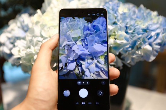  新物种！三星Galaxy S25 Edge以轻薄身姿 带来高能体验