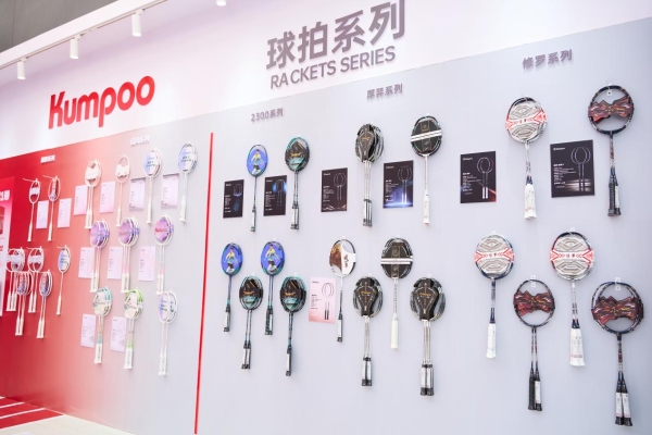 薰风强势登陆国际顶级赛事苏迪曼杯，正式跻身羽毛球装备“四大品牌”阵营