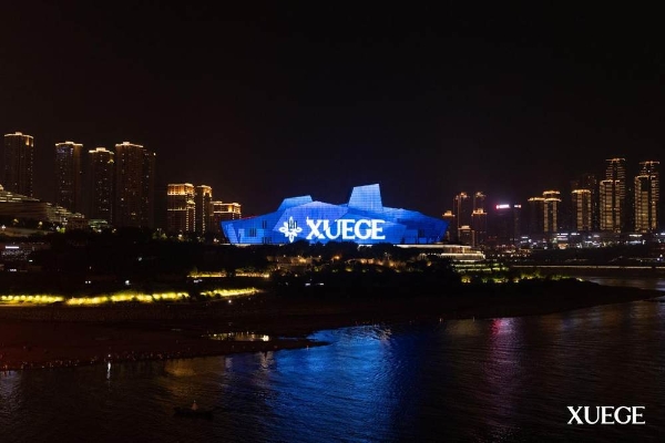 秀场解析：致敬经典赫本风 与XUEGE共绎优雅新篇