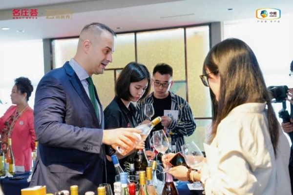 「荟见酒世界」解码白葡萄酒风土，中粮名庄荟引领行业价值跃升