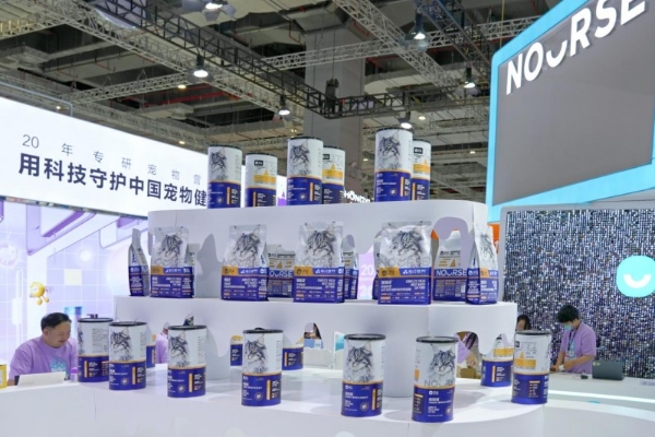  卫仕携新品主粮爆爆系列亮相它博会，流浪动物公益展引数千观众打卡