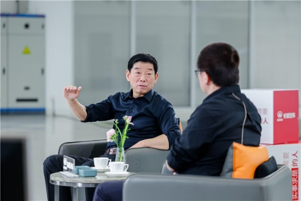 长城汽车董事长魏建军对话新浪财经专访第三季，论道中国汽车发展路径