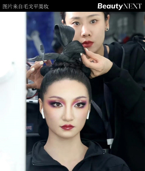 在“柜王”百货，毛戈平织梦中国高端美妆 