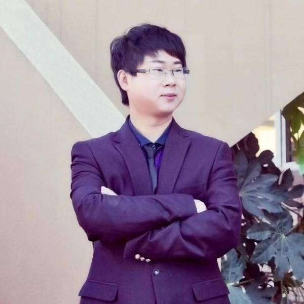 笔耕不辍，逐梦前行：记作家李军君