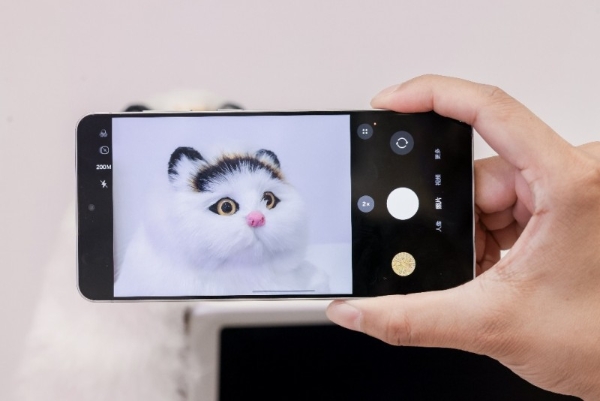 体验三星Galaxy S25 Edge 超轻薄旗舰风潮由此开启