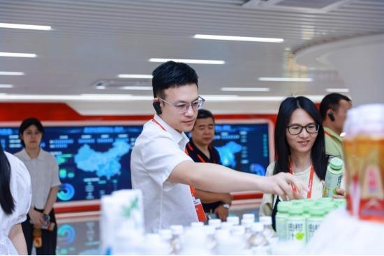 探秘能量之源 共鉴品质东鹏——走进东鹏饮料华南生产基地见证高质量发展新实践 