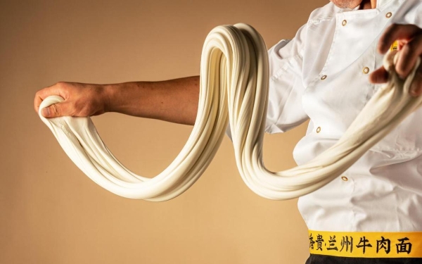 从柏林出发，陈香贵兰州牛肉面柏林店火爆出圈，出海征程正式开启。