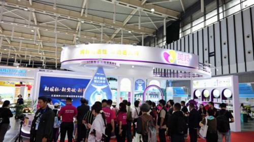 致敬中国乳业长青者！红星美羚王宝印董事长获授荣誉章