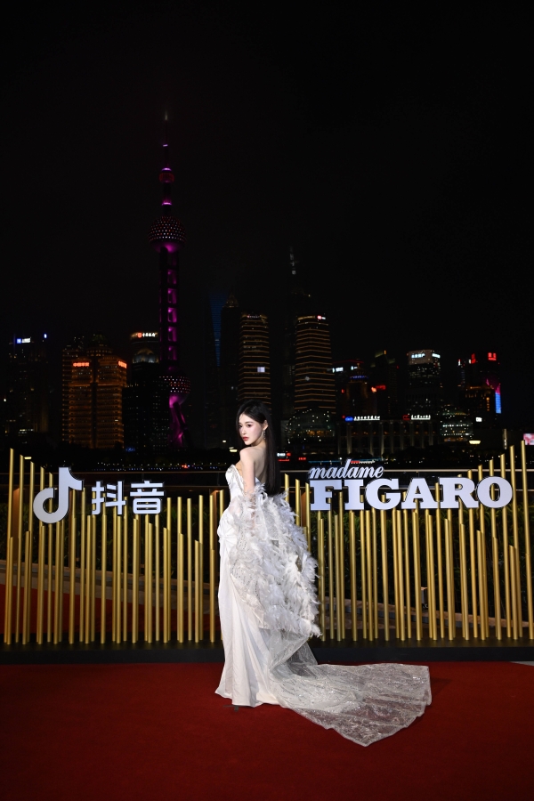  「热爱由我」费加罗Herself之夜，外滩星光与女性力量同频闪耀