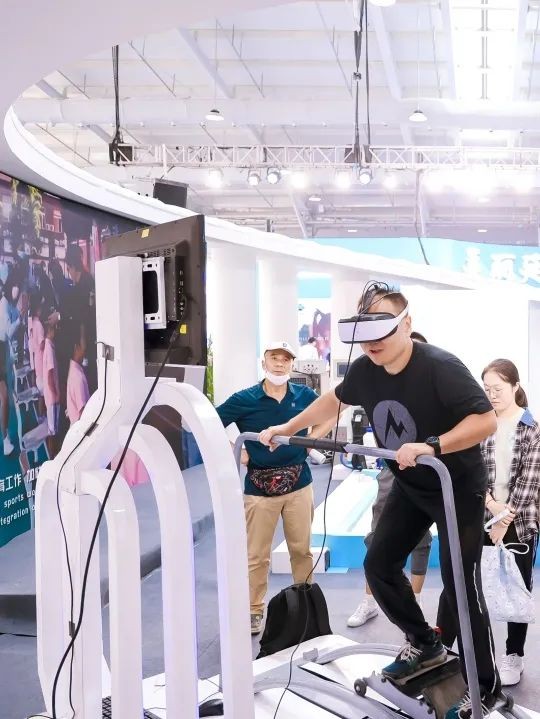  向世界，再出发： 2025年冬博会十周年发布会在京召开