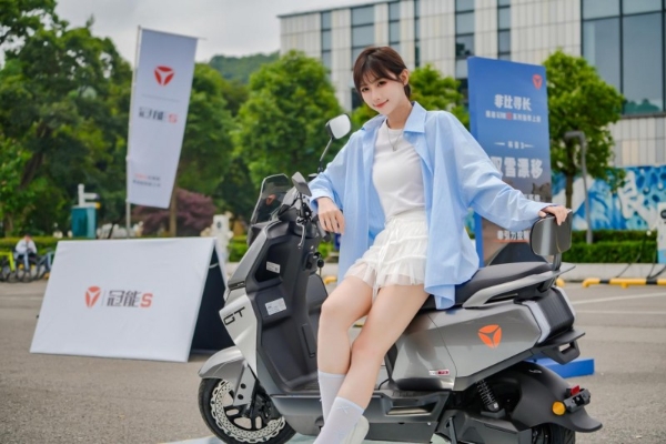 电池耐用保三年！雅迪冠能S系列凭全场景长续航领跑行业