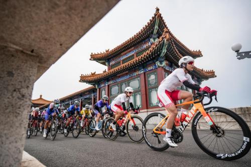  2025年中国公路自行车联赛暨环昌平公路自行车挑战赛正式开幕