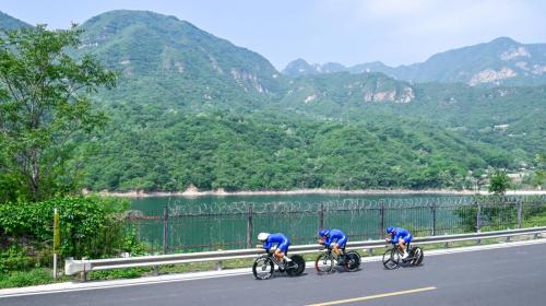  2025年中国公路自行车联赛暨环昌平公路自行车挑战赛正式开幕