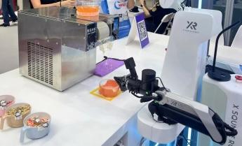光速光合押注端到端模型,自变量机器人突破复杂操作