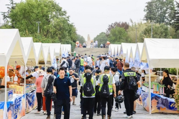 极客集结，燃擎华山！2025 VOGE宠粉节华山站圆满落幕