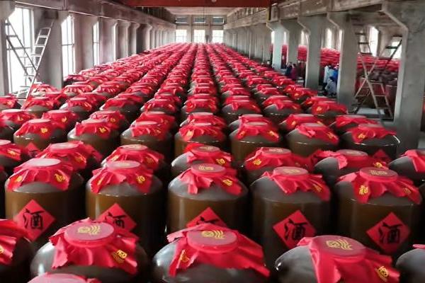 万吨坛储落地，宋河老酒战略夯实名酒复兴根基