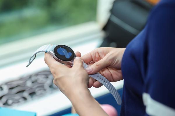 关注家人健康 不如过节送三星Galaxy Watch7给她
