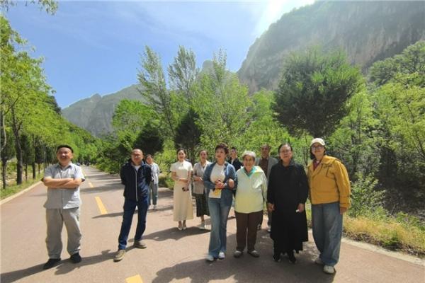 众星打卡“中国最美面馆”，奋斗者小时光成文旅新热点