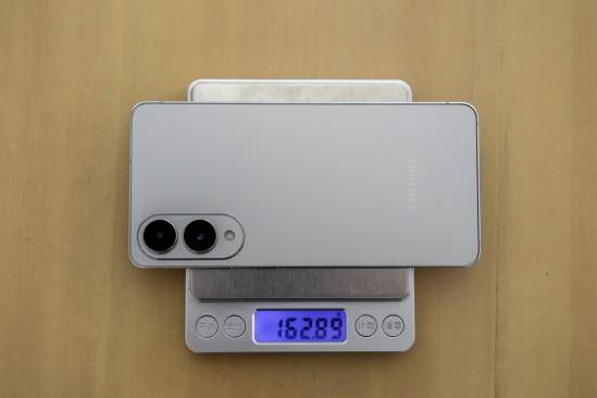 岂止纤薄 三星Galaxy S25 Edge带来毫不妥协的轻薄旗舰体验