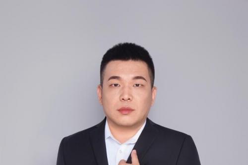 小城里的代码突围战，他在一品威客平台用技术敲开全国市场