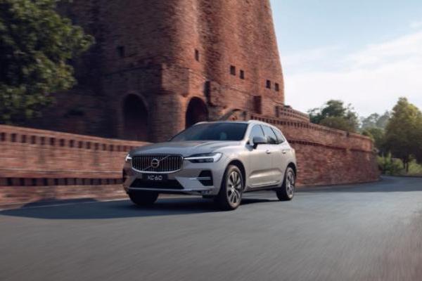 老款 XC60 清库 限时参考尊享价 24.9 万起拥有沃尔沃8AT变速箱等硬核配置！